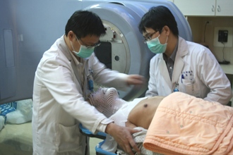 鼻咽幾乎被腫瘤塞滿！女耳鳴還流鼻血