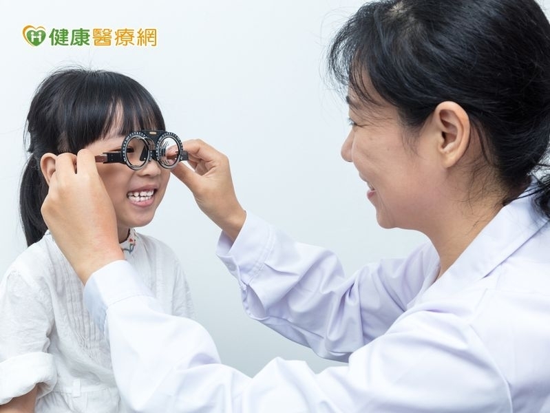 最新兒童眼睛保健觀念！眼科醫師直播分享