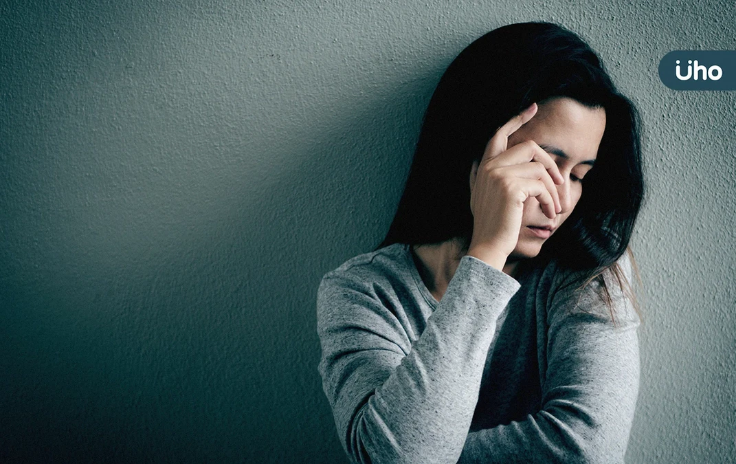 台灣每4名女性就1人有「憂鬱傾向」！人生「這階段」是憂鬱最好發期
