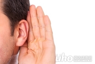 增16％聽力　電子耳助聽損女赴法
