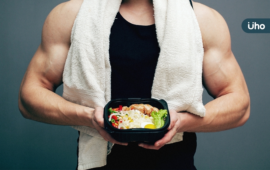 徒手練成筋肉人！運動科學家教你「蛋白質」、「脂肪」這樣吃