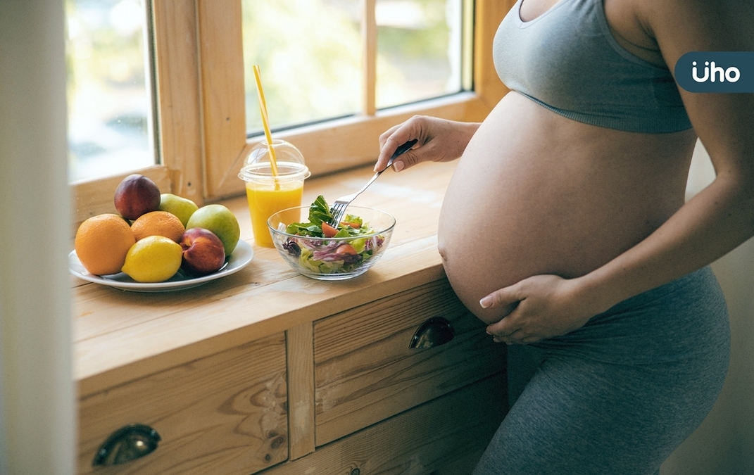 2022最新「孕期營養補充」懶人包！專家教你「3階段」這樣吃