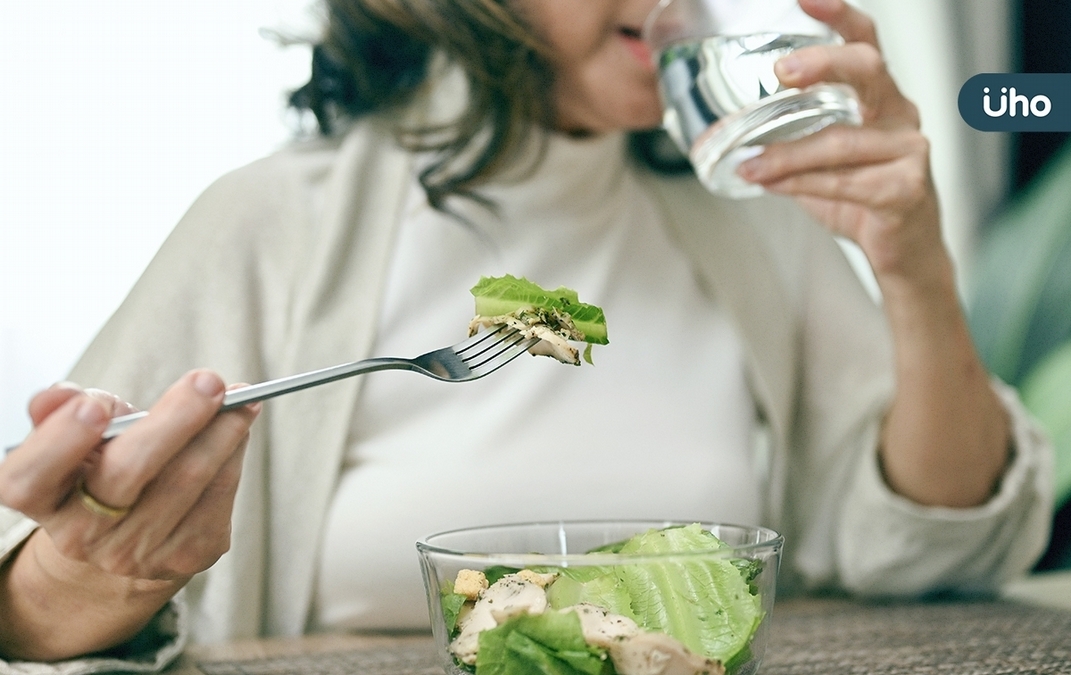 更年期進行「間歇性斷食」最剛好！專家揭「9大好處」不怕月經擾亂