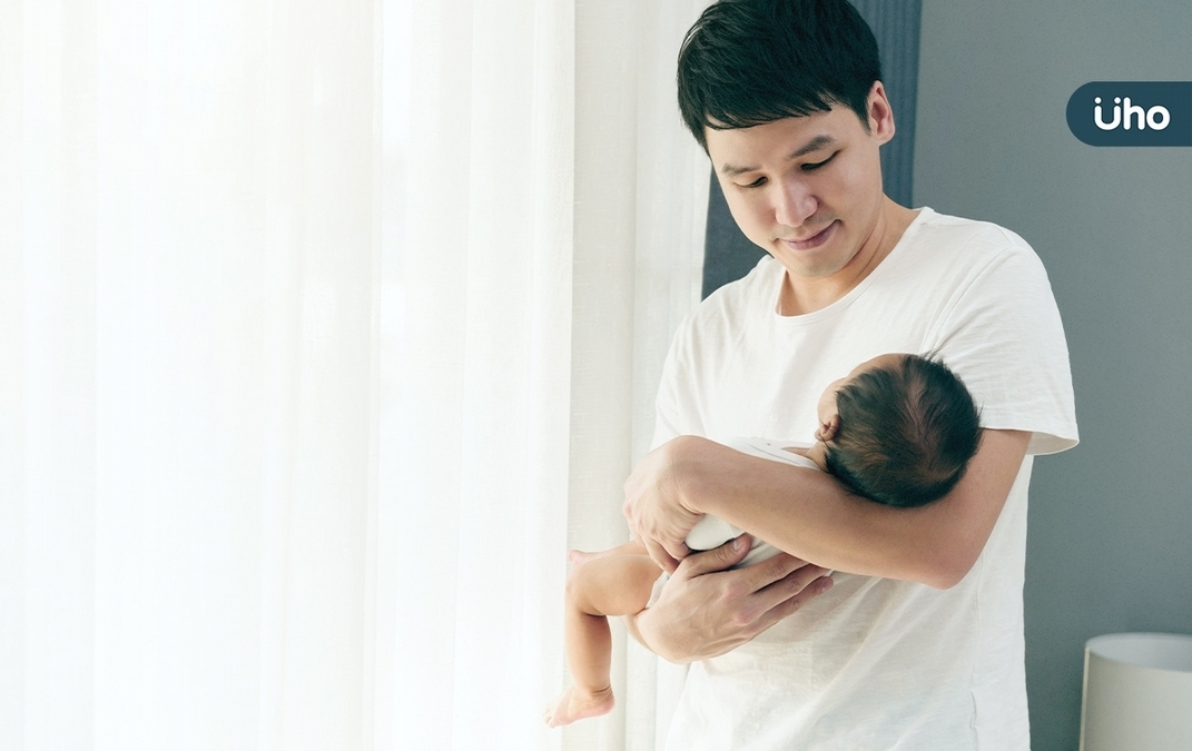 如何讓嬰兒停止哭鬧？日本爸爸認證育兒妙招「靠它」比任何東西都有效