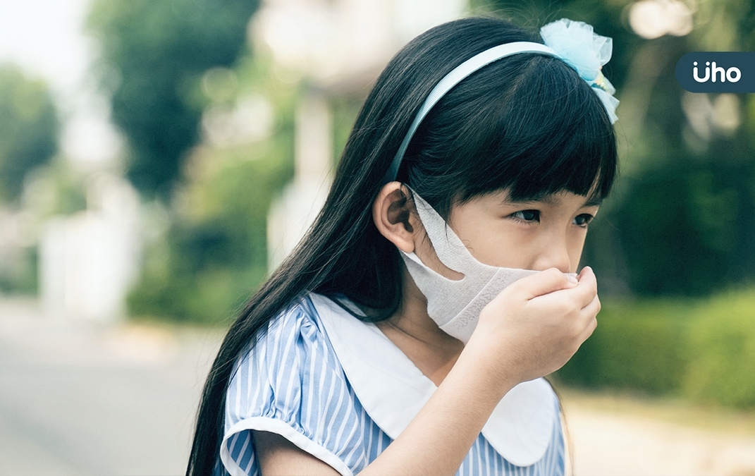 家中孩童咳嗽咳不停恐「腸胃出問題」！醫建議「1湯品」潤肺止咳