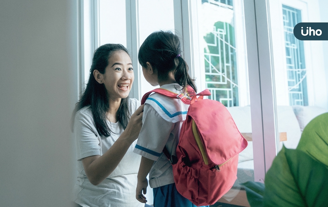 「第一次上學，我們哭一下下就好」爸媽做到這4點，能讓孩子更安心