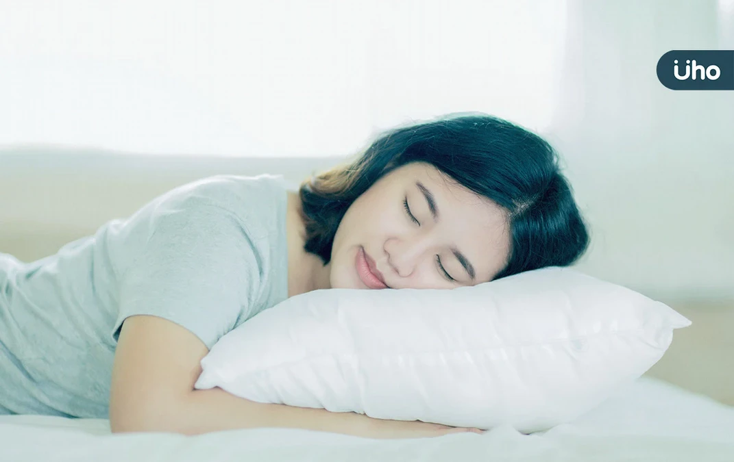 枕頭怎麼挑比較好睡？枕頭怎樣算太高？1口訣教你挑「命定枕頭」