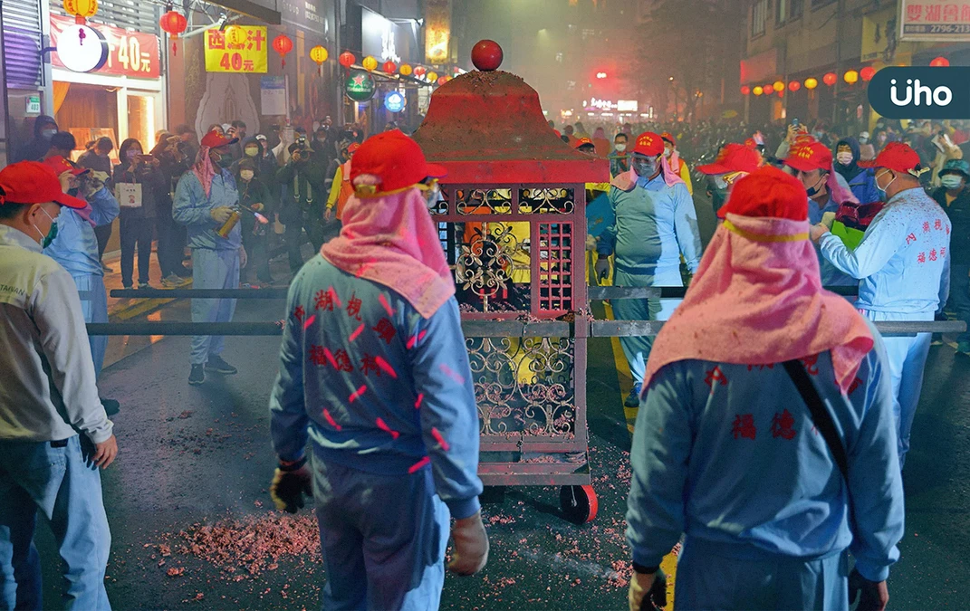 2025媽祖繞境》走路起水泡怎麼辦？醫籲「先蓋1物品」千萬別刺破