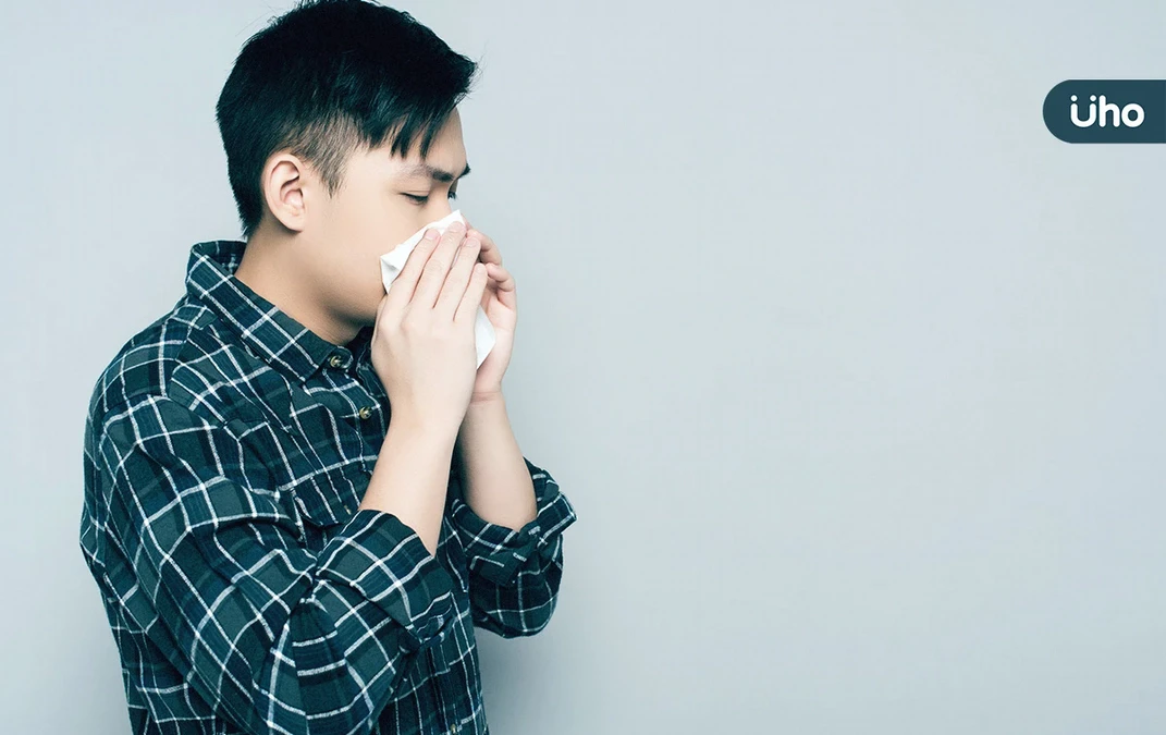 鼻塞好不了，不是感冒過敏造成！醫示警「鼻中膈彎曲」被迫用嘴巴呼吸