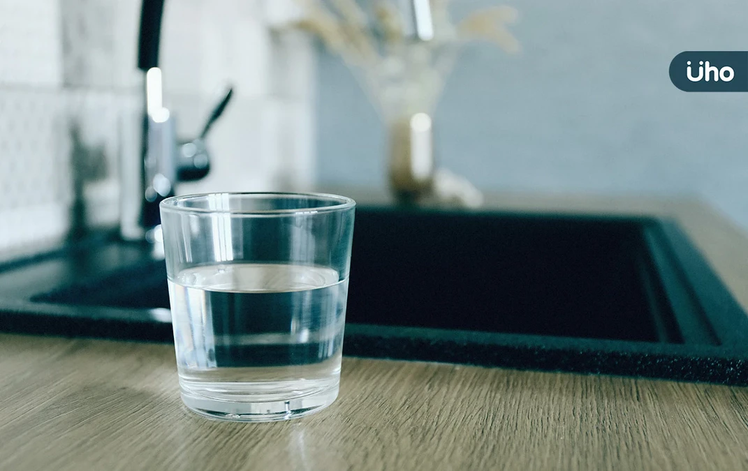隔夜水會致癌？隔夜西瓜恐腹瀉？專家破迷思：忽略「1關鍵」才會生病