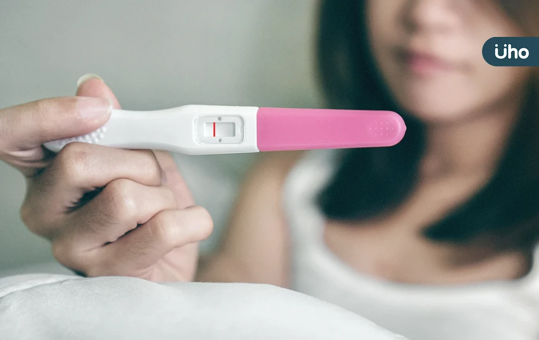 驗孕棒什麼時候用最準？有淺色線條就是懷孕嗎？教你「3招判讀」才對