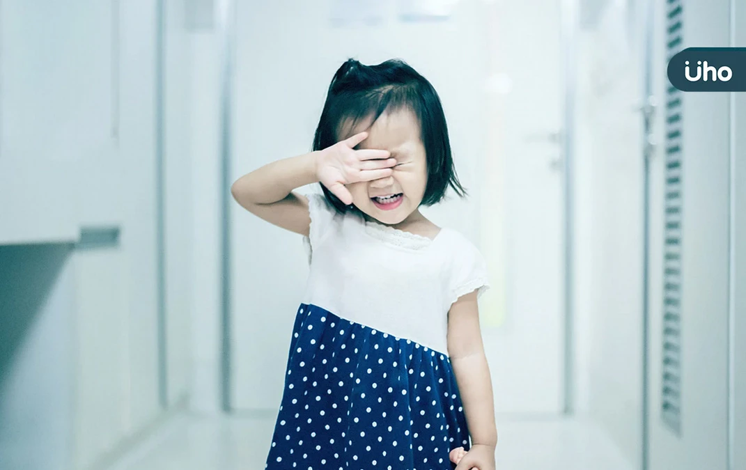 真正的獨立不是孤立！5原因致孩子「迴避型依賴」：爸媽這樣做拉近關係