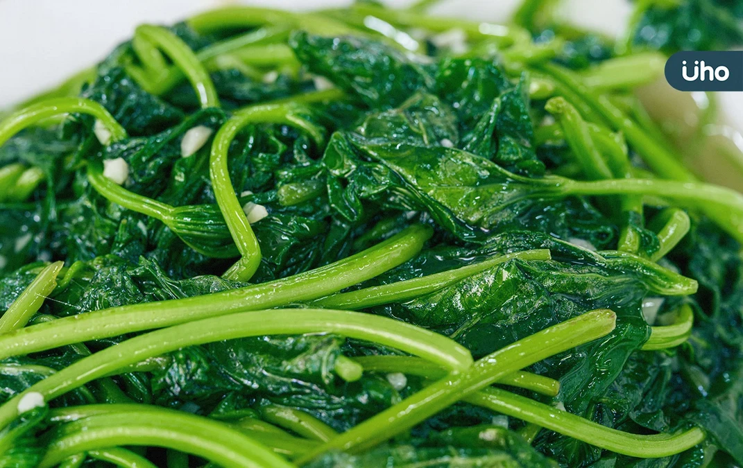 地瓜葉怎麼煮才不會黑？教你正確烹調法防變黑：快炒時加「這1物」