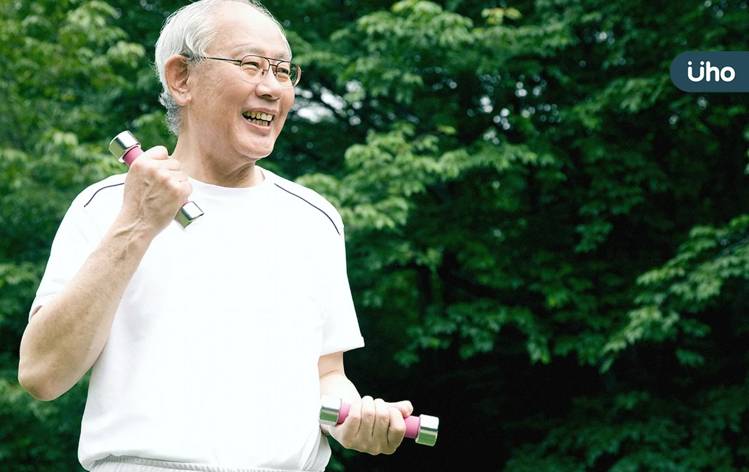 老年人怎麼運動才健康？醫揭樂齡運動要點：「快走」比快跑更適合