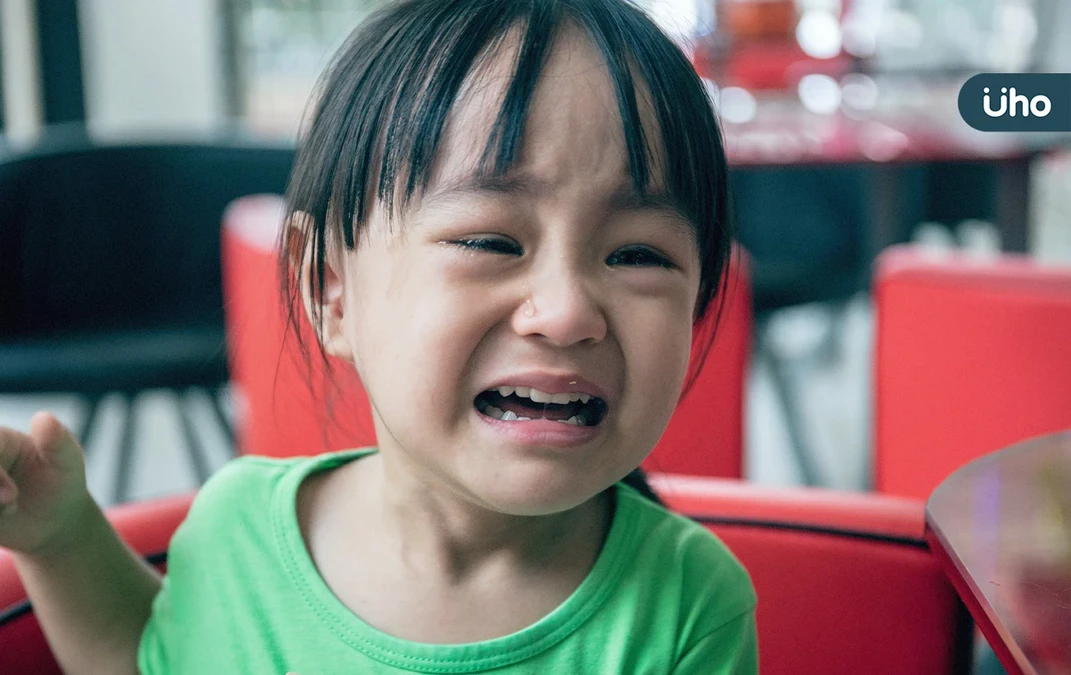 怕鬼、怕打針⋯孩子怕東怕西怎麼辦？家長必知「這樣做」給予同理心