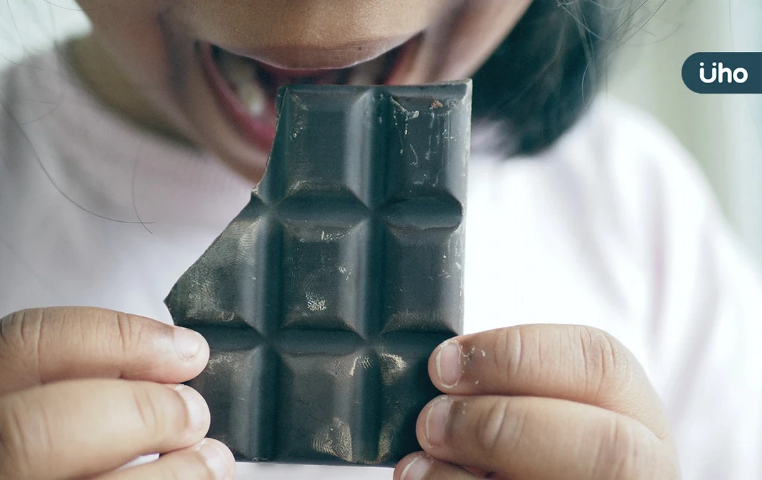 「巧克力有蟲」其實很正常？營養師曝3大原因可能長蟲：這份量無害