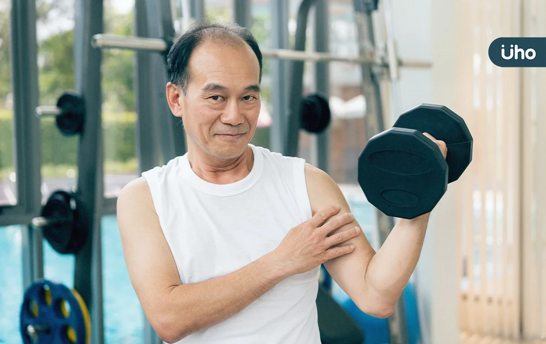 肌少症恐中年就開始！最新研究揭「50歲就開始掉肌肉」亞洲比歐美更早