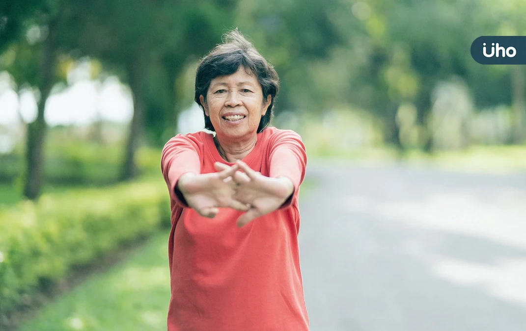 2分鐘就能檢測！AI動態防跌「1支手機」預測風險：3種運動練肌力