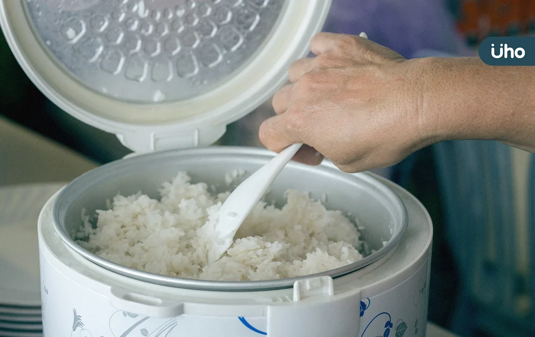 飯放電鍋保溫卻變黃⋯該如何避免？教你「1招保存」代替長時間保溫
