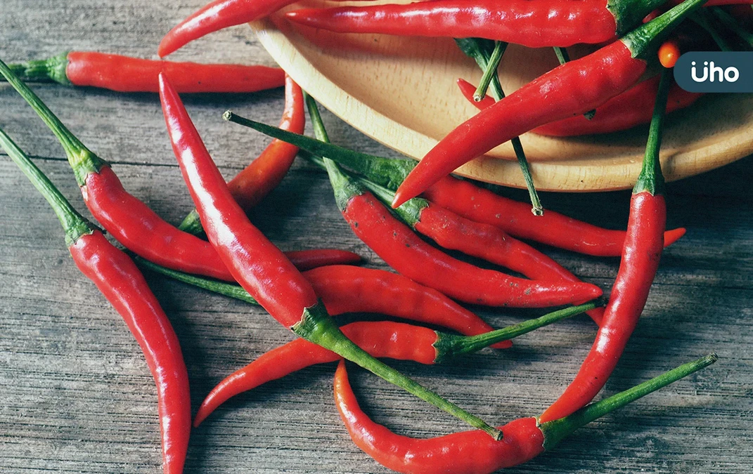 吃辣可以幫助減肥嗎？最新研究揭「吃辣3關鍵」吃對讓你進食量少一成