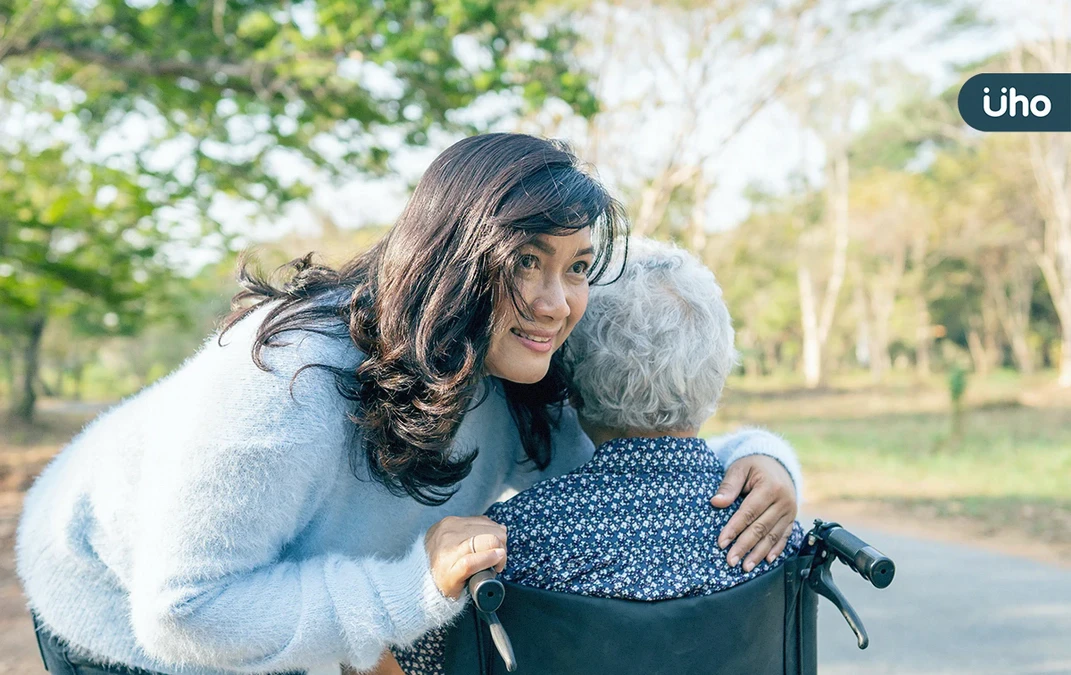 每週，都在和老媽的某一部分說再見⋯彭菊仙與失智母的「10年告別練習」