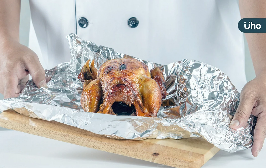 別再用保鮮膜包肉保存！日本料理專家推薦「用1物替代」加速冷凍解凍