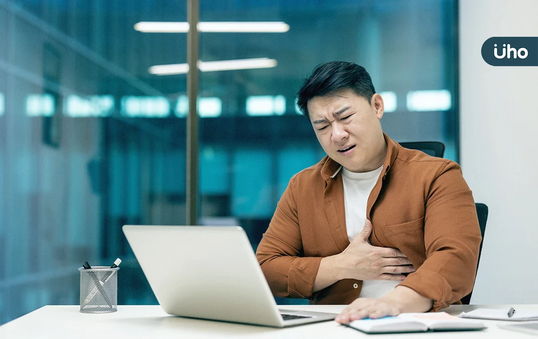 火燒心、吞嚥困難⋯胃食道逆流要一輩子吃藥嗎？醫曝3成「很難治」