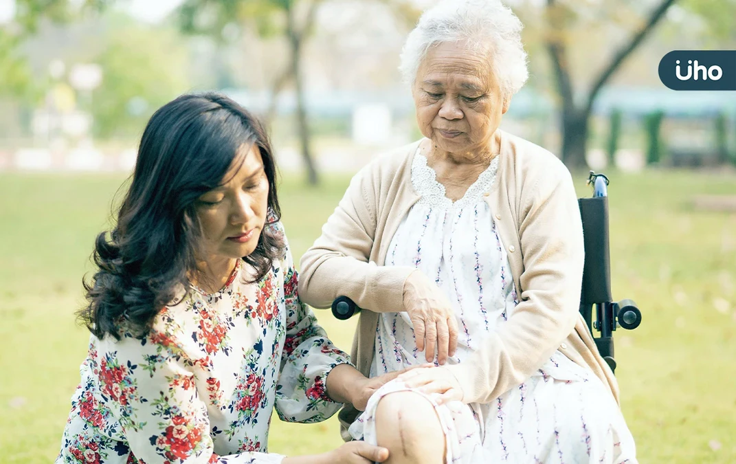 失智症患者很固執，怎麼都說不聽？家屬必學「照護1招」先別強迫他