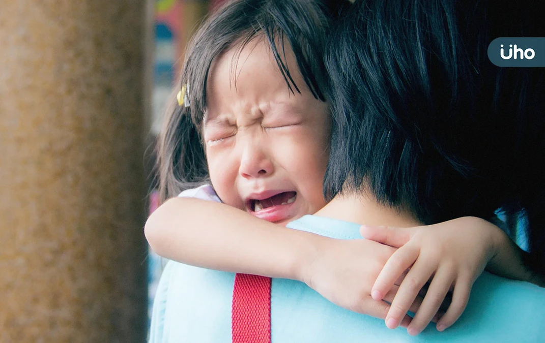 家長不給買玩具，孩子就大哭大鬧？父母必學「3方法」拒絕情緒勒索