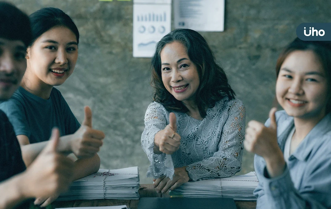 被稱讚就覺得尷尬、不自在？專家揭「高罌粟花症候群」內心害怕出鋒頭