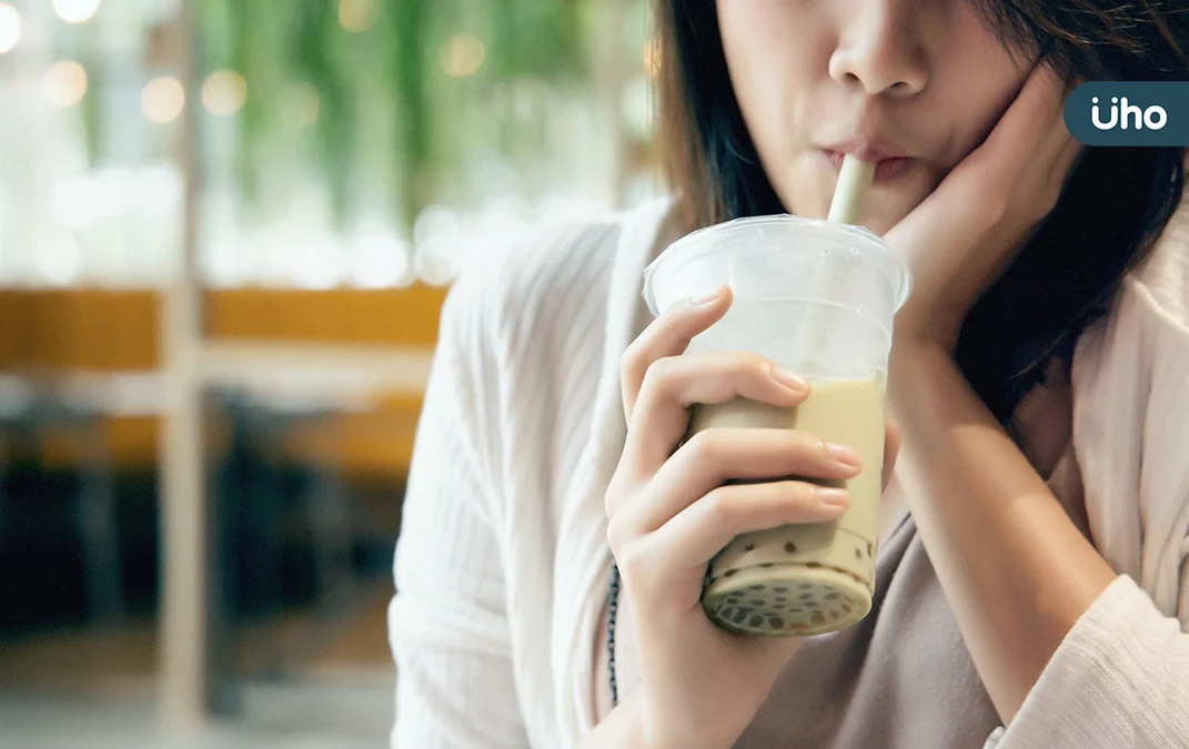 你喝手搖飲都加什麼配料？營養師教正確搭配法：優先選仙草、愛玉