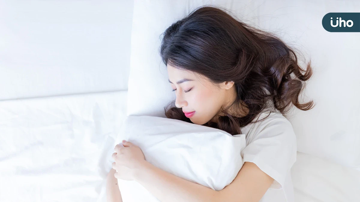破除「鬼壓床」迷思 用側睡與正常作息化解「睡眠癱瘓」恐懼
