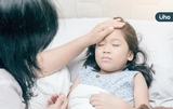 小孩發燒爸媽別慌！醫教正確退燒法：藥間隔「●小時」吃才對