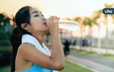 多喝水防中暑，但你有喝對時間嗎？2大「最佳補水時機」先喝再做事
