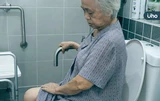 老人尿失禁如何改善？居家照護靠「2神物」正確使用：不再怕漏尿