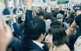搭捷運被推擠到門邊，內心想大吼？通勤族學會「3方法」找回邊界感