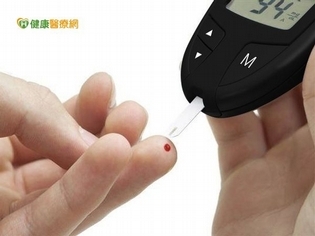 扎針怕痛血糖控制差 老翁低血糖昏倒送醫