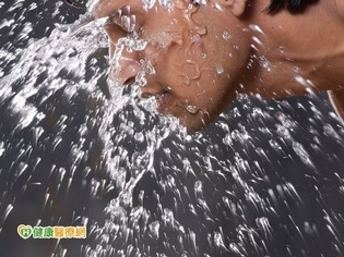 保養肌膚不難 掌握3要訣變型男