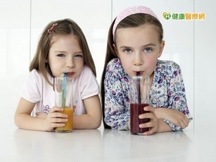 喝1杯含糖飲料 生長激素停機2小時