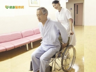 飆高溫「渴」出危機 腦中風變多