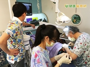 追趕跑跳碰撞斷牙!門診鎮靜讓孩子不怕治療