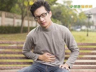 數十年便秘男突「順暢」 竟是腸癌搞鬼