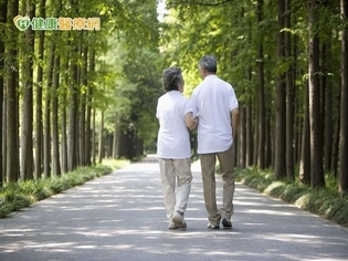 走路無力膝蓋越走越痛一定要開刀嗎?