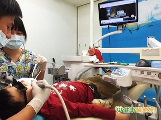 頻流鼻血誤當腫瘤 原來鼻子裡長了牙齒