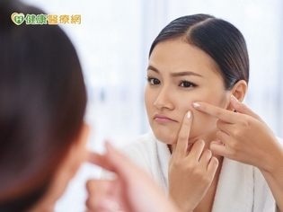 就怕攬鏡自照 討厭的成人痘該如何解決?