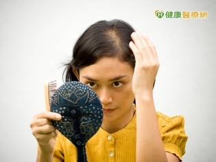 異常掉髮迷思多 看錯科當心沒髮度
