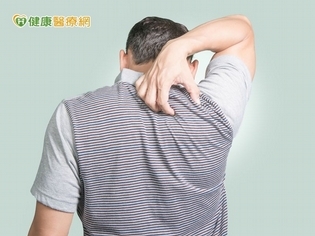 慢性蕁麻疹癢到崩潰!卡車司機該抓癢還是抓方向盤?