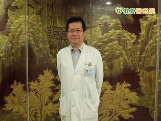 肺腺癌治療存活期相近 「副作用」才是決勝點