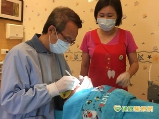 半夜喝奶狂蛀牙 全台門診鎮靜幫助治療一次到位