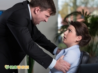 職場霸凌好痛苦!醫:忍讓只會換更多霸凌